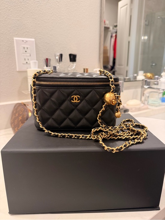 None Handbags - Chanel Black Quilted Leather Vanity Crossbody with Gold Chain
